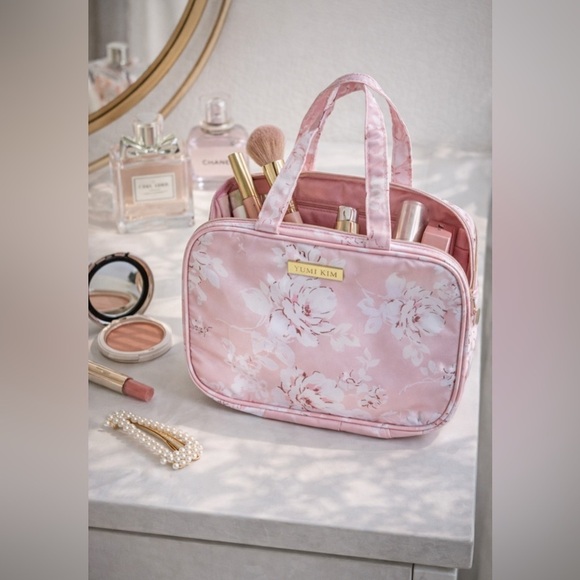 Yumi Kim Handbags - Yumi Kim Pink Floral Train Case Cosmetic Bag NWOT Travel Vanity Case